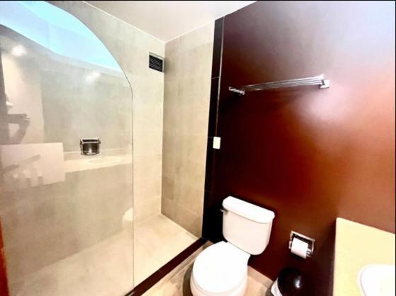 1420 Lujosa Habitacion - Hotel Akros Кито Екстериор снимка