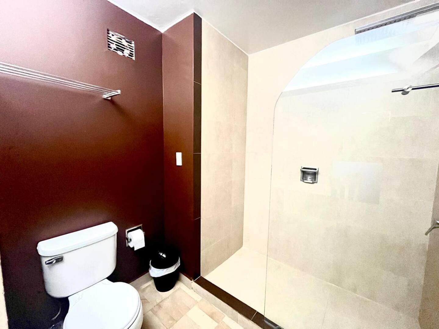 1420 Lujosa Habitacion - Hotel Akros Кито Екстериор снимка