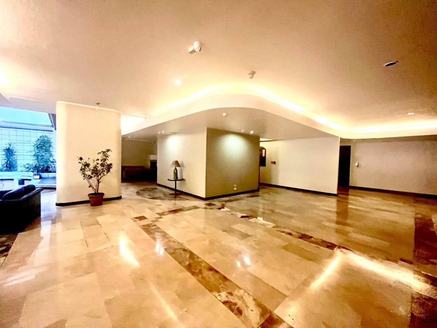 1420 Lujosa Habitacion - Hotel Akros Кито Екстериор снимка