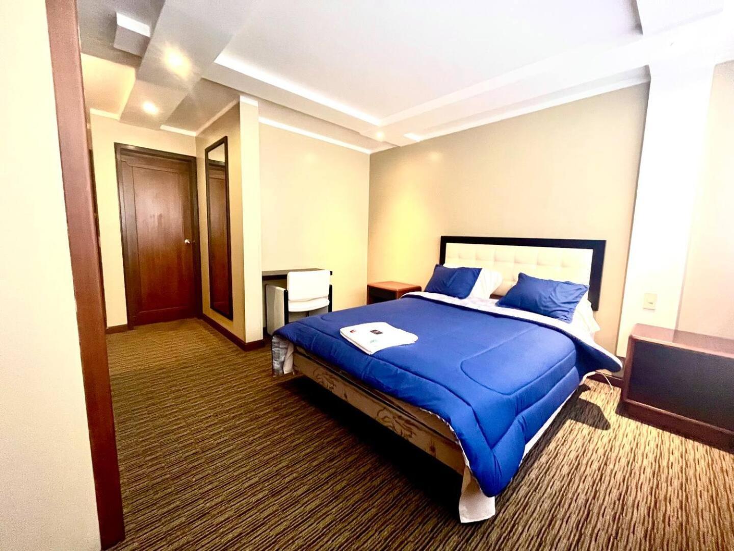 1420 Lujosa Habitacion - Hotel Akros Кито Екстериор снимка