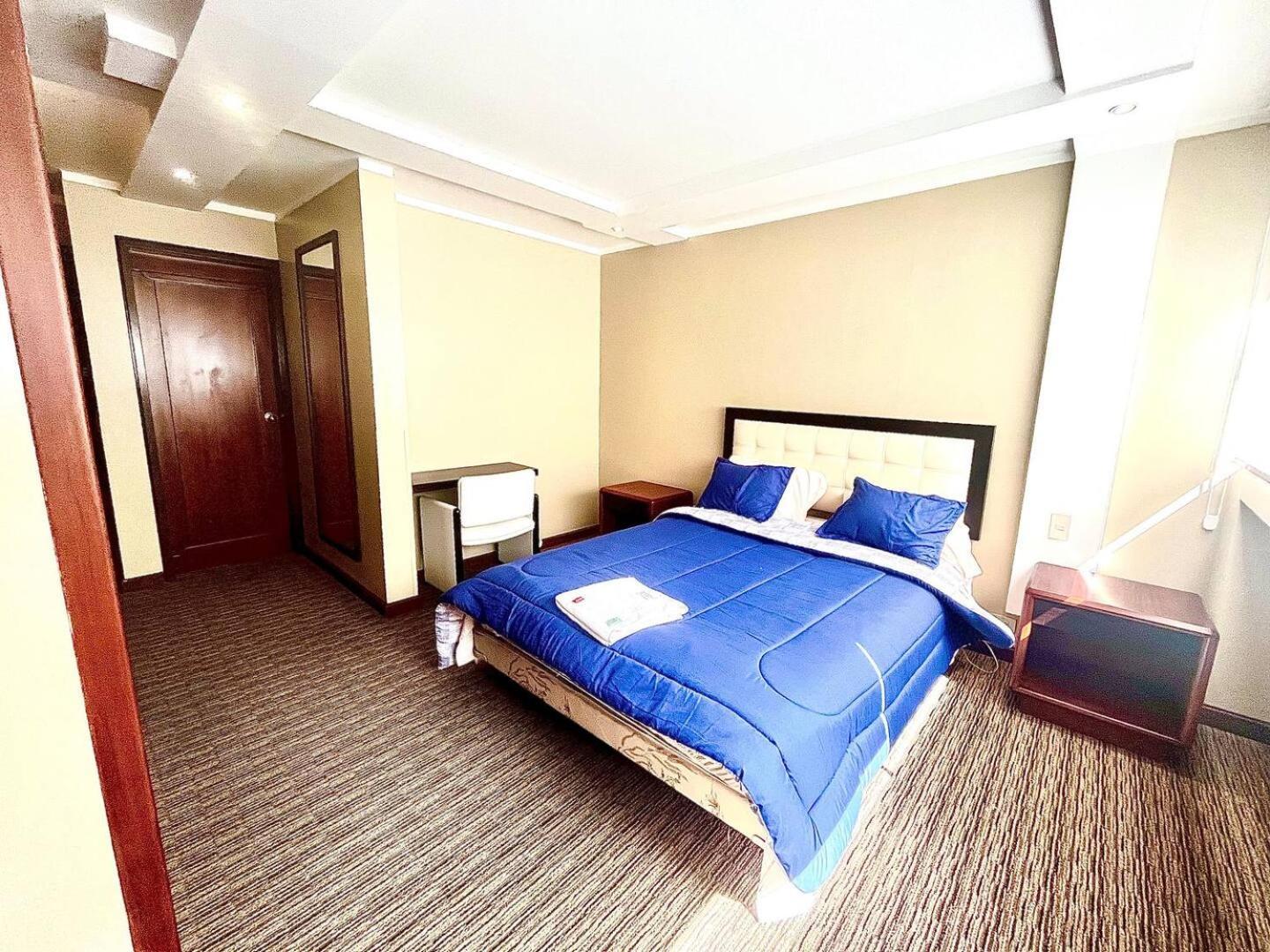 1420 Lujosa Habitacion - Hotel Akros Кито Екстериор снимка